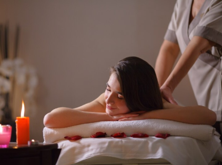 thailand massage therapist